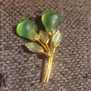 Chic Green and Gold Leaf Brooch